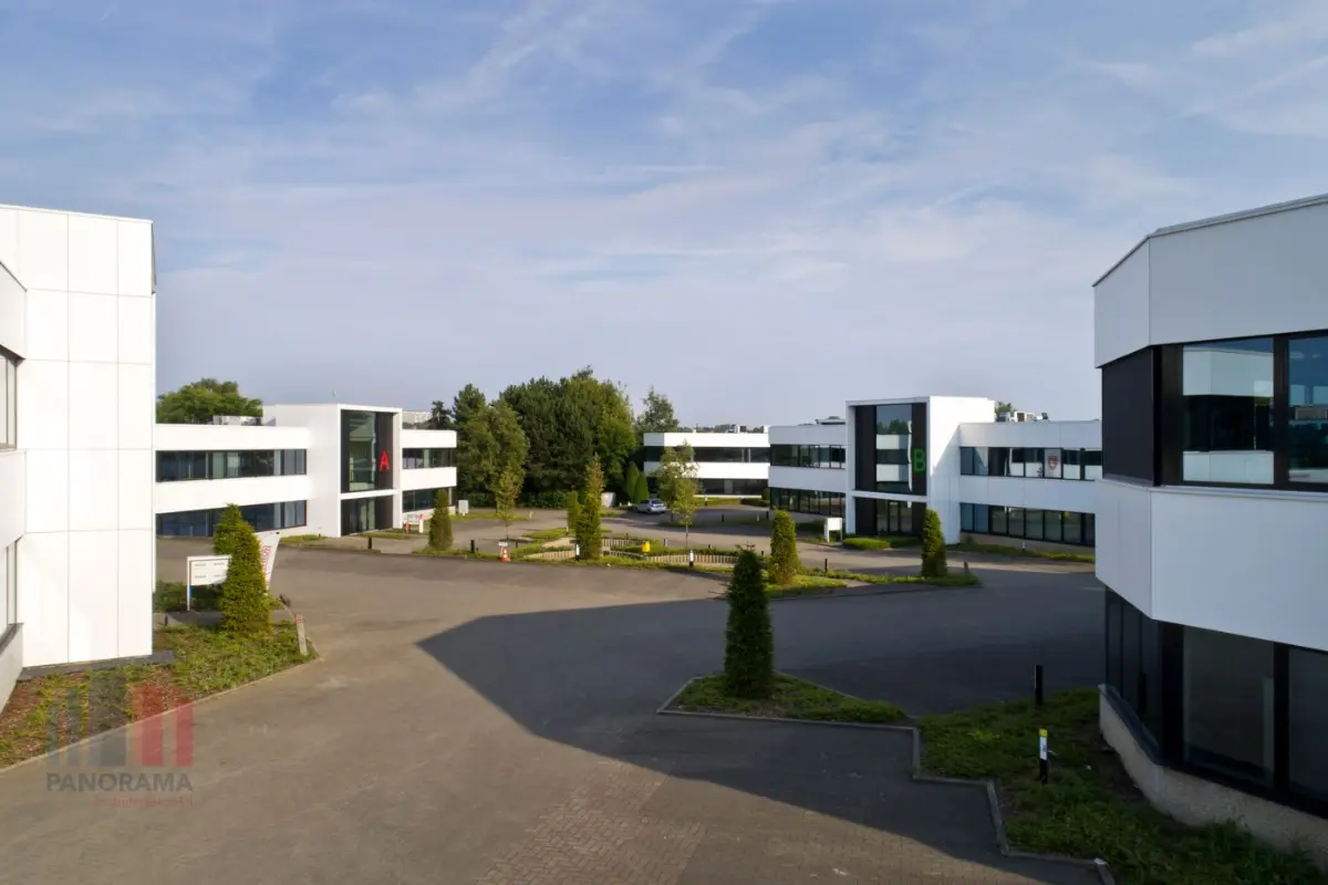 Commerce à louer à Grand-Bigard 1702 4268.00€  chambres 466.00m² - Annonce 740833