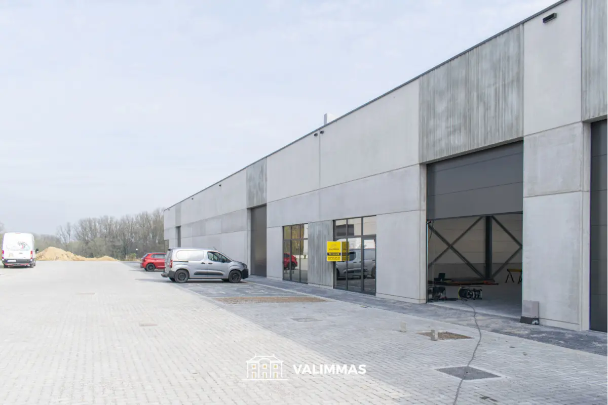 Handelszaak te  huur in Affligem 1790 1800.00€  slaapkamers 240.00m² - Zoekertje 741359