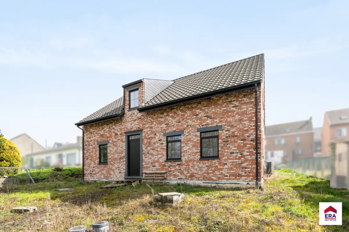 Huis te  koop in Roosdaal 1760 395000.00€ 4 slaapkamers 1.00m² - Zoekertje 742080