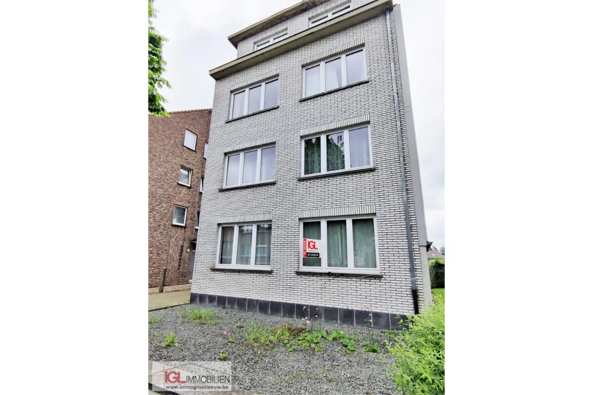 Appartement te  in Sint-Pieters-Leeuw 1600 1100.00€ 2 slaapkamers 75.00m² - Zoekertje 742399