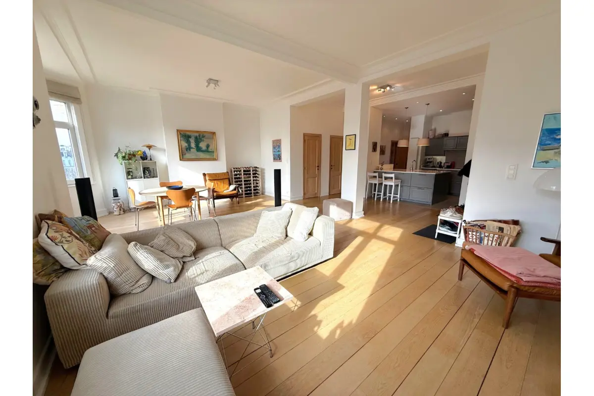 Appartement te  in Elsene 1050 2100.00€ 2 slaapkamers 120.00m² - Zoekertje 741877