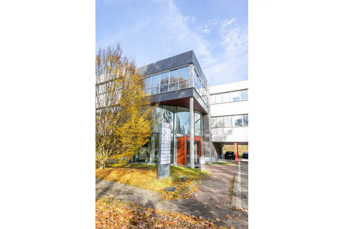 Commerce à louer à Louvain-la-Neuve 1348 1260.00€  chambres 30.00m² - Annonce 742827