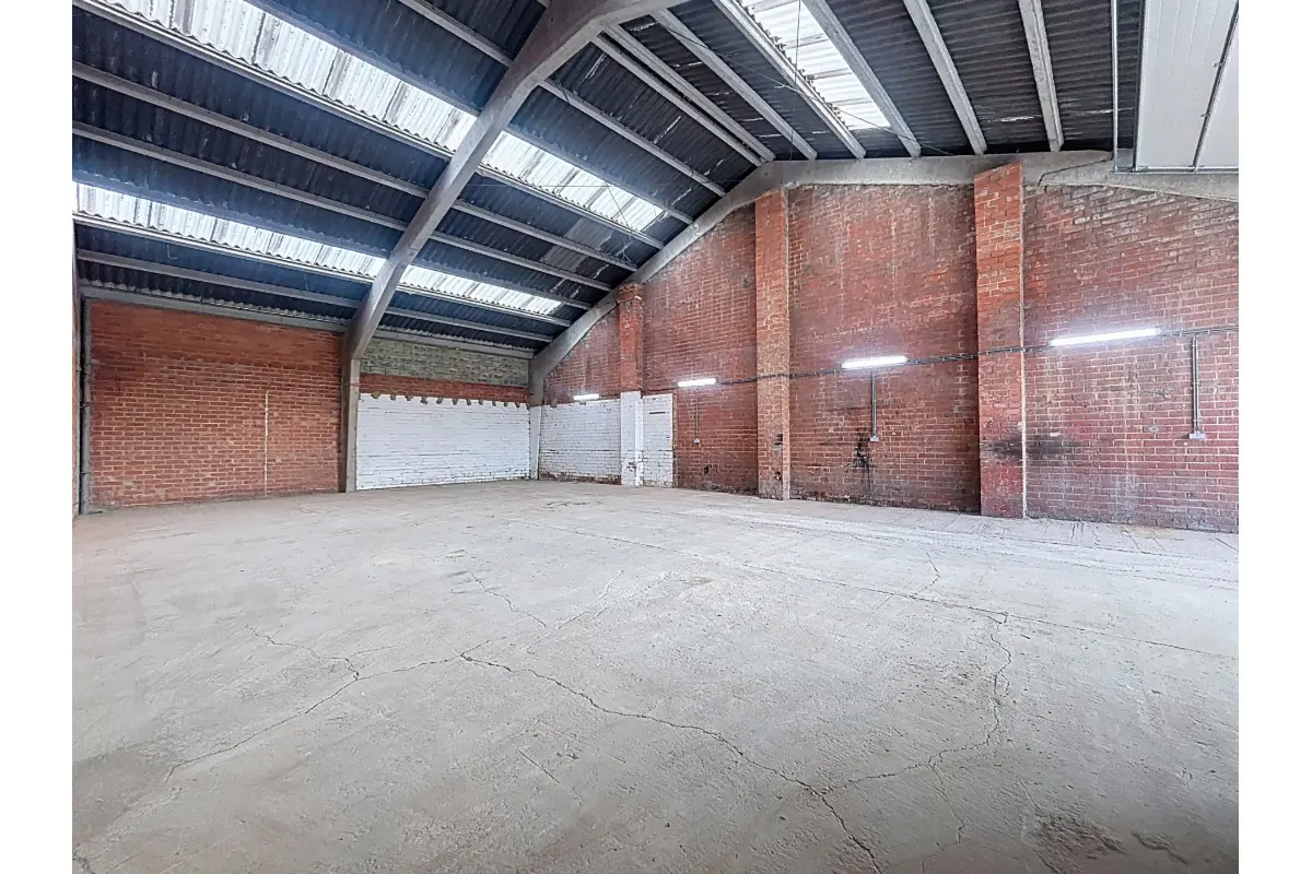 Handelszaak te  in La Louvière 7100 975.00€  slaapkamers 200.00m² - Zoekertje 742731