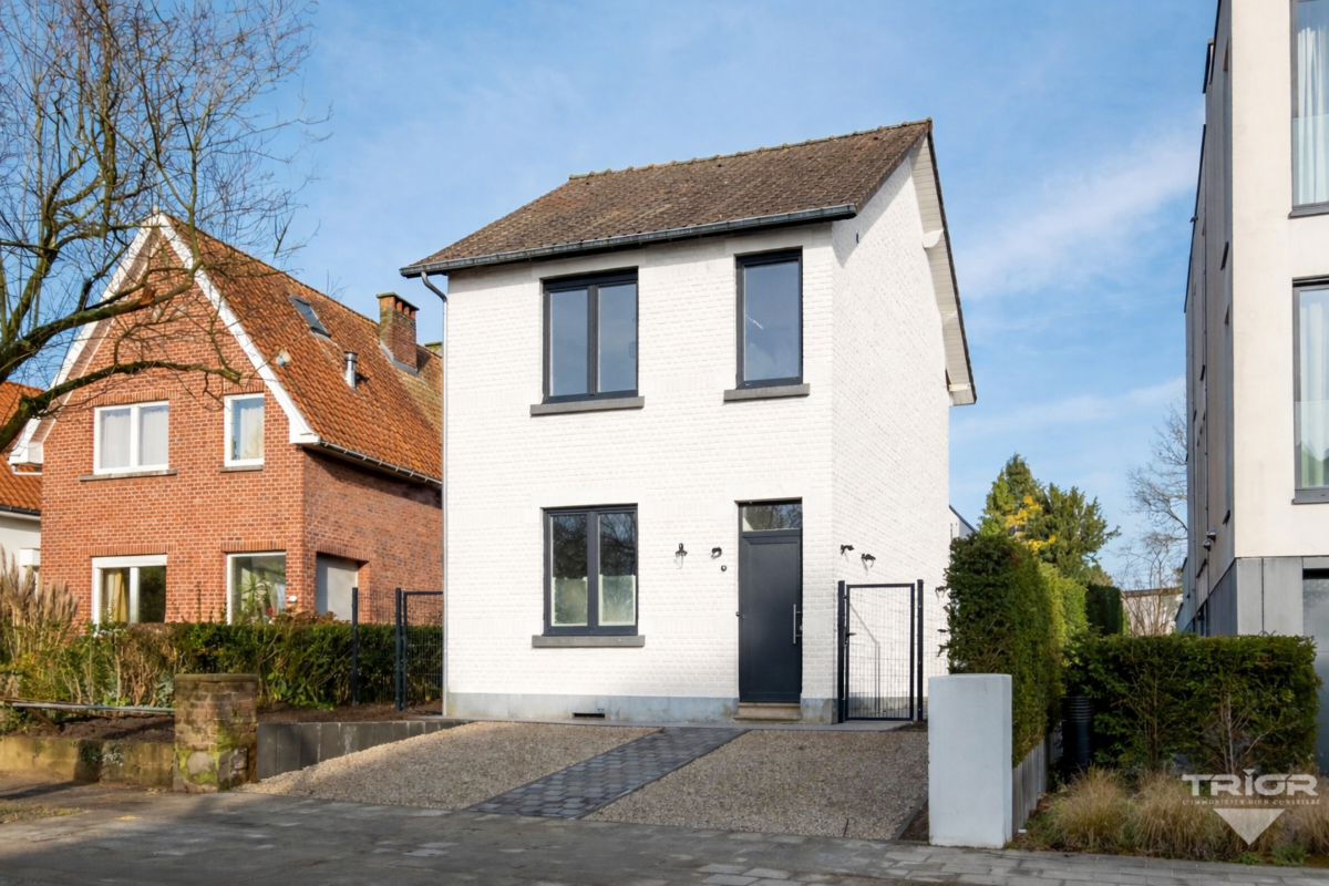 Huis te  huur in Waterloo 1410 1850.00€ 3 slaapkamers 145.00m² - Zoekertje 743165