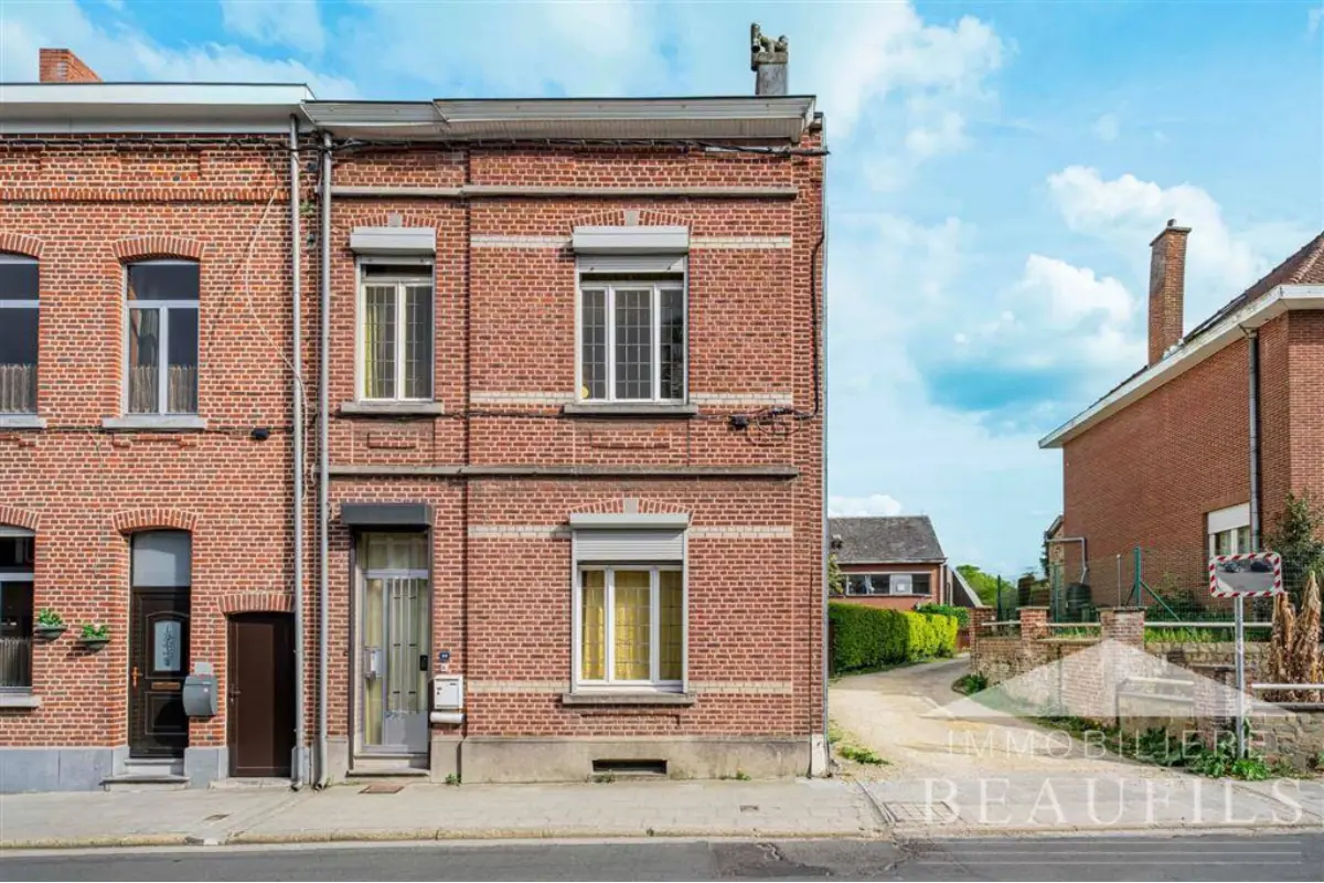 Huis te  koop in Nijvel 1400 290000.00€ 2 slaapkamers 144.00m² - Zoekertje 744120