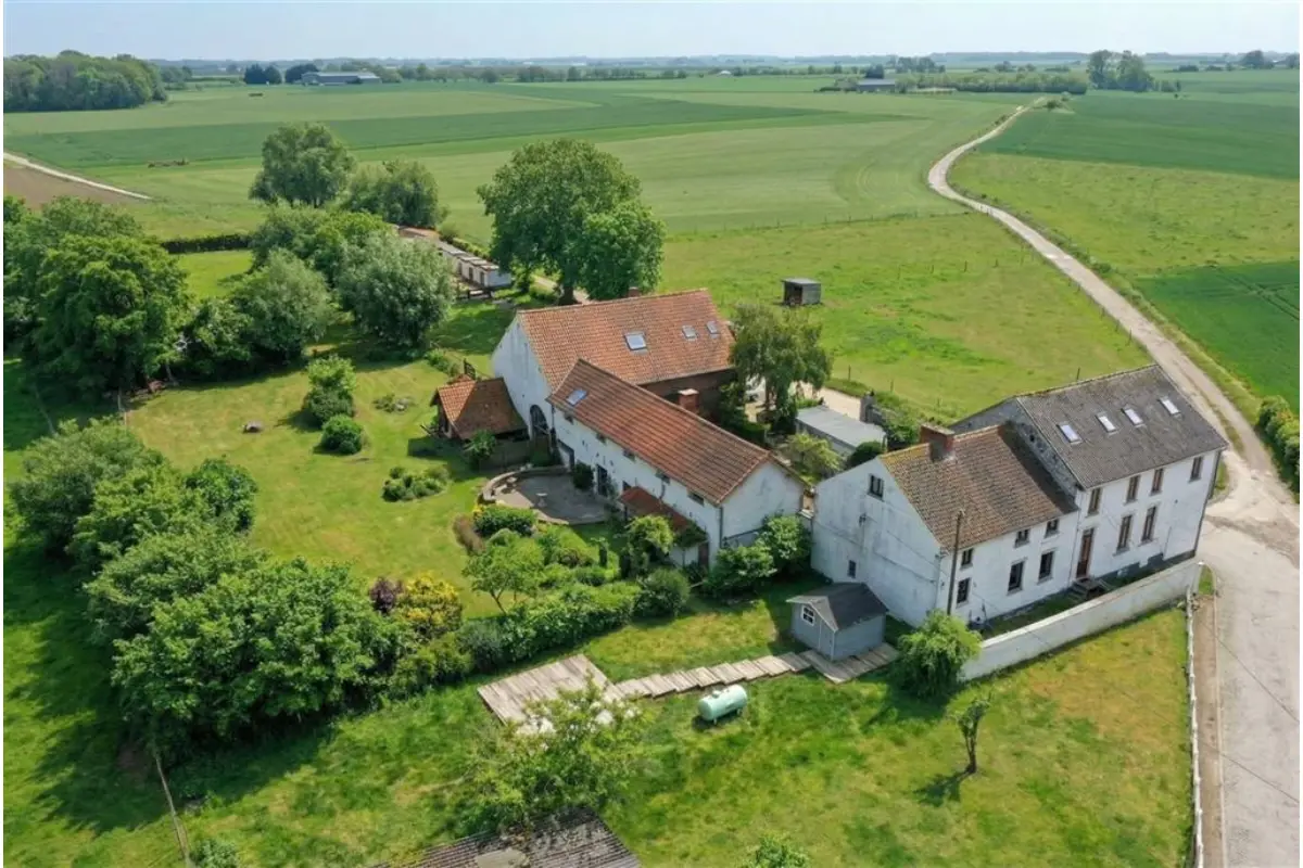 Huis te  koop in Incourt 1315 995000.00€ 9 slaapkamers 561.00m² - Zoekertje 744110