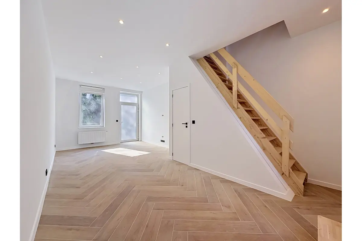 Huis te  koop in Sint-Pieters-Leeuw 1600 389000.00€ 3 slaapkamers m² - Zoekertje 744804