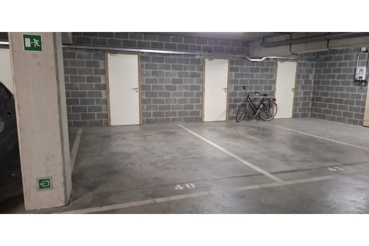Parking & garage te  koop in Waterloo 1410 25000.00€  slaapkamers m² - Zoekertje 744597