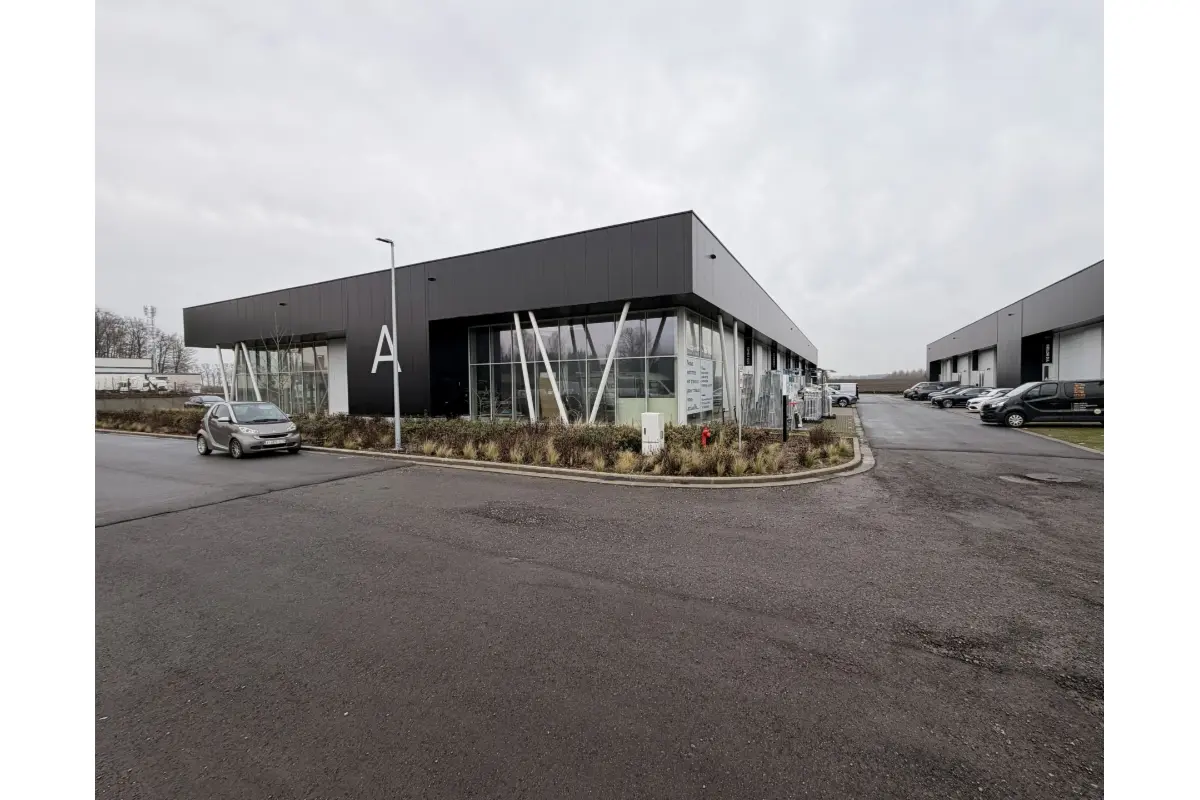 Commerce à vendre à Braine-l'Alleud 1420 410000.00€  chambres 241.00m² - Annonce 744517