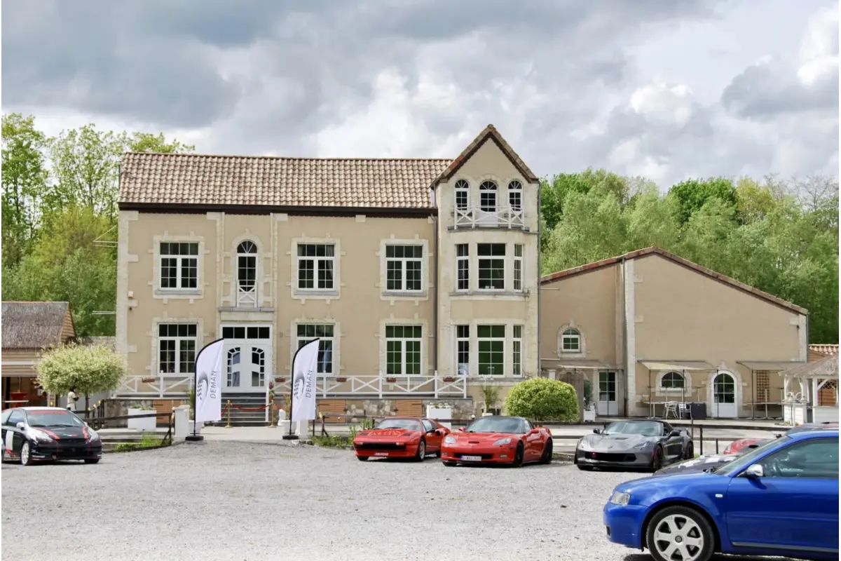 Mixgebouw te  in Nijvel 1400 1770000.00€ 7 slaapkamers 1100.00m² - Zoekertje 745496