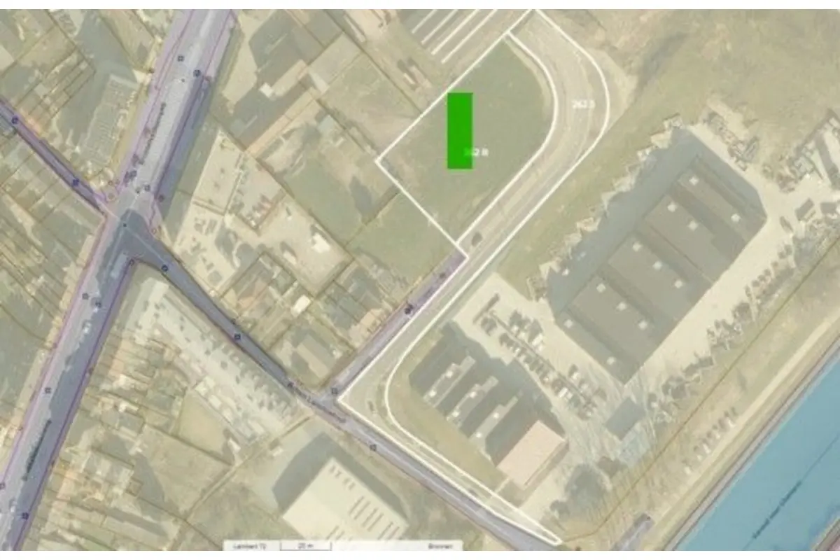 Terrain à vendre à Halle 1500 920000.00€  chambres m² - Annonce 745734