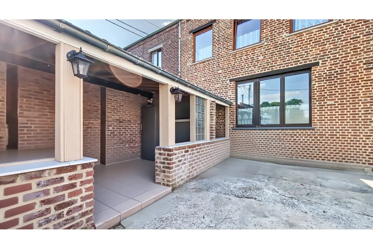 Maison à vendre à Genappe 1470 300000.00€ 4 chambres 242.00m² - Annonce 745520