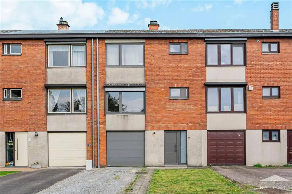 Huis te  koop in Nijvel 1400 335000.00€ 3 slaapkamers 146.00m² - Zoekertje 746392
