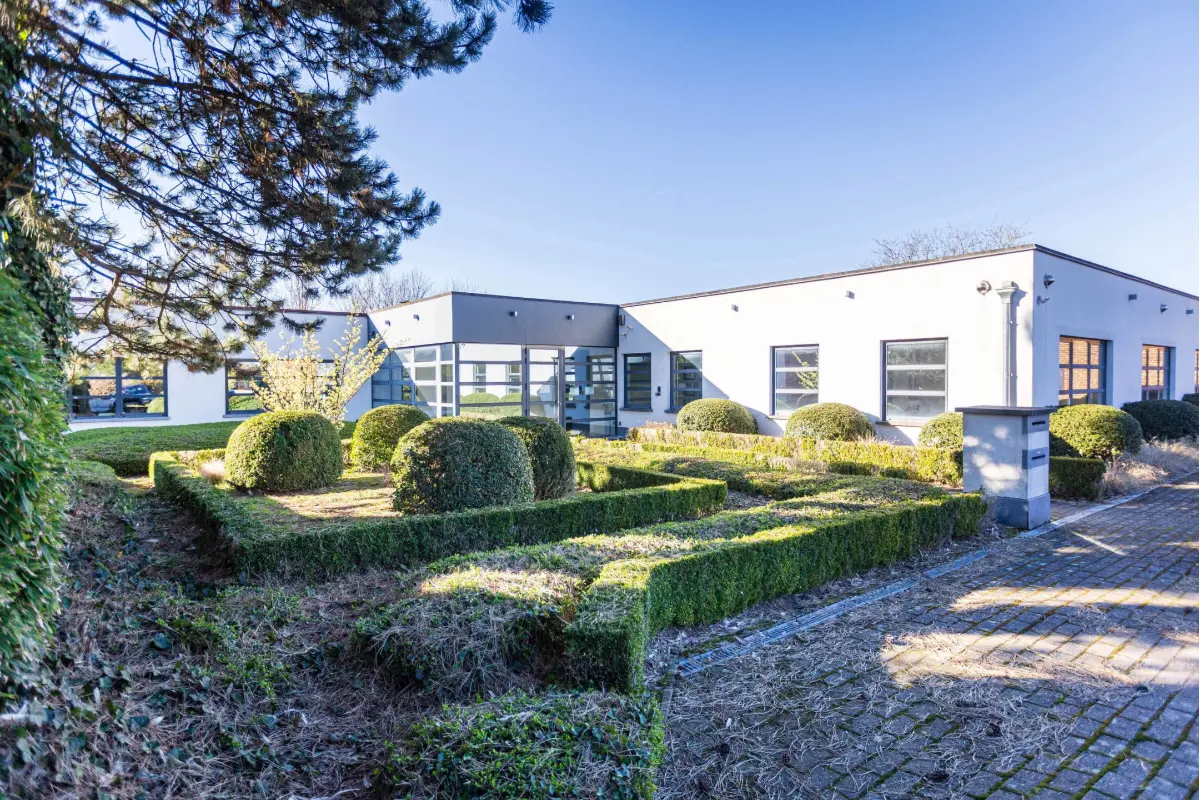 Commerce à louer à Overijse 3090 2900.00€  chambres 275.00m² - Annonce 747092