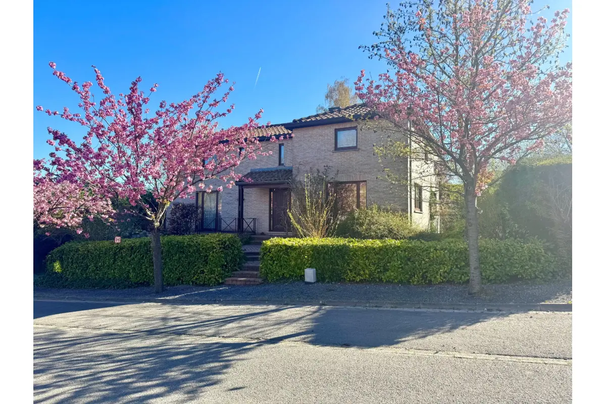 Maison à vendre à Waterloo 1410 835000.00€ 4 chambres 246.00m² - Annonce 747000