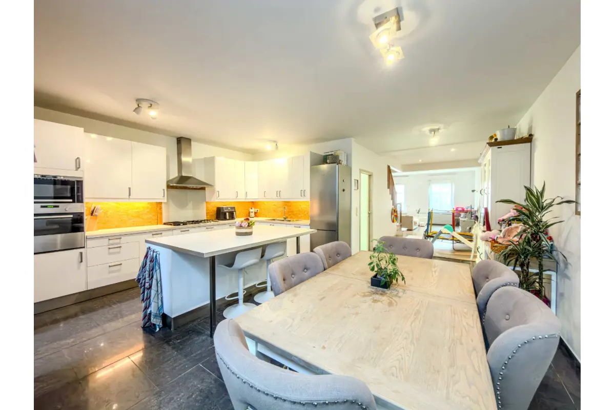 Maison à vendre à Leeuw-Saint-Pierre 1600 425000.00€ 3 chambres 200.00m² - Annonce 746774