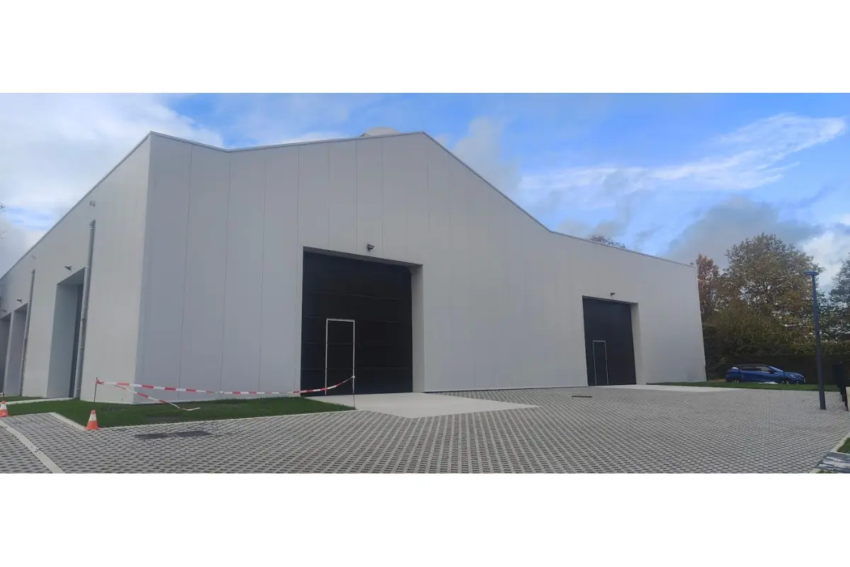 Commerce à louer à Herfelingen 1540 1500.00€  chambres 280.00m² - Annonce 748328