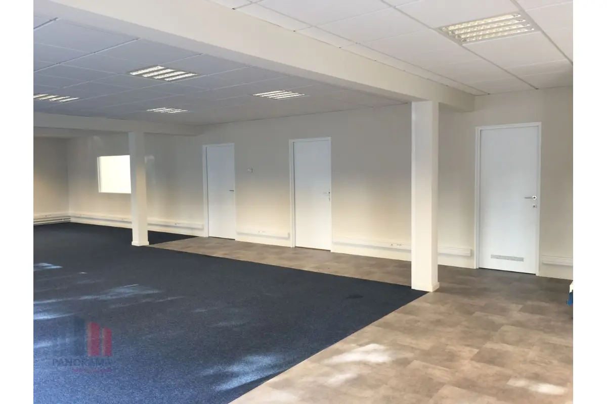 Commerce à louer à Zaventem 1930 3299.00€  chambres 360.00m² - Annonce 748269