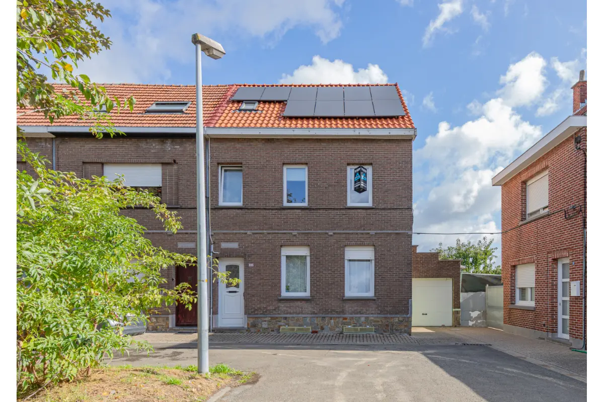 Huis te  koop in Opwijk 1745 439000.00€ 4 slaapkamers 215.00m² - Zoekertje 748071