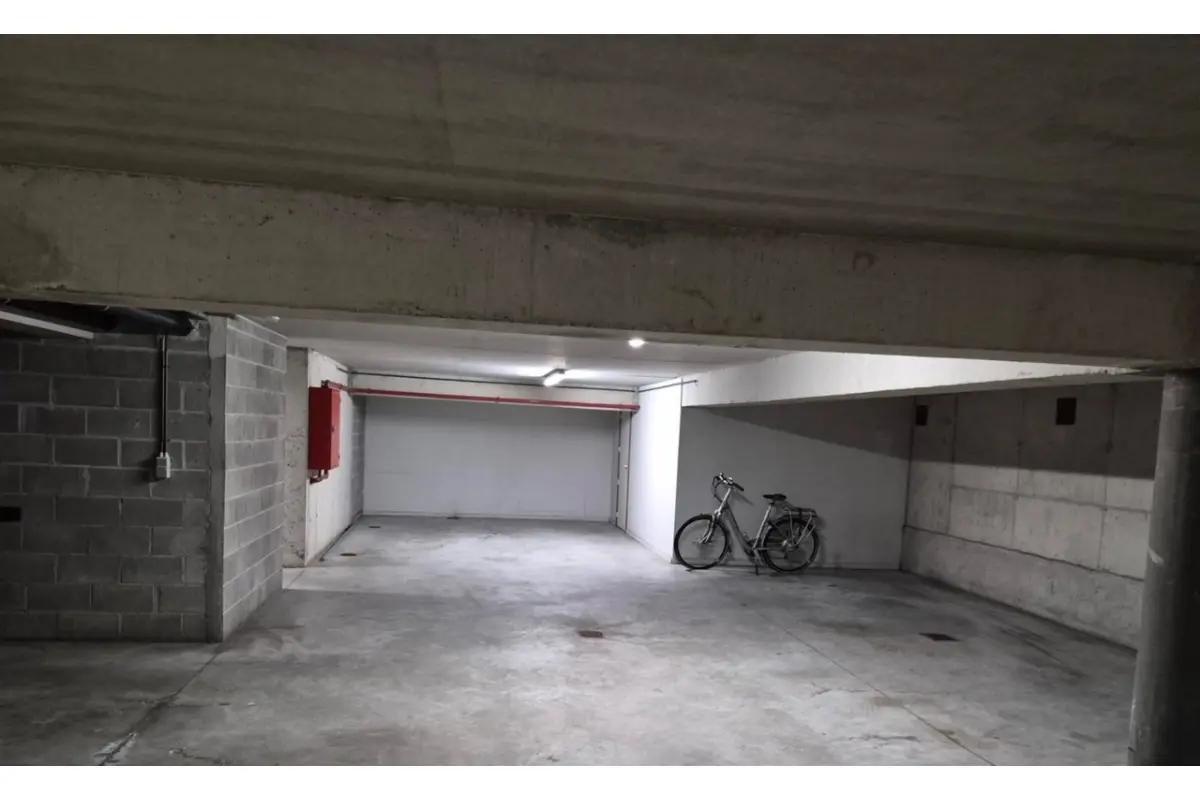 Parking / garage à vendre à Halle 1500 35000.00€  chambres m² - Annonce 747952