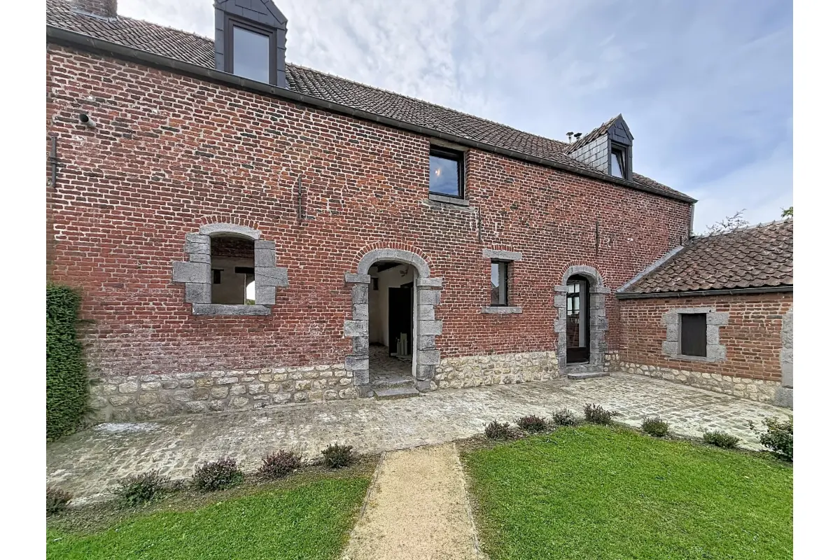 Huis te  in 's-Gravenbrakel 7090 1500.00€ 3 slaapkamers 140.00m² - Zoekertje 750115