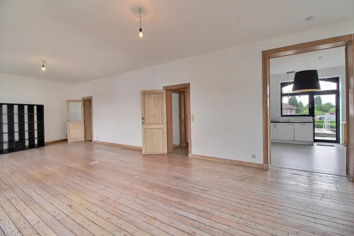 Appartement à louer à Rhode-Saint-Genese 1640 1495.00€ 4 chambres 230.00m² - Annonce 749661