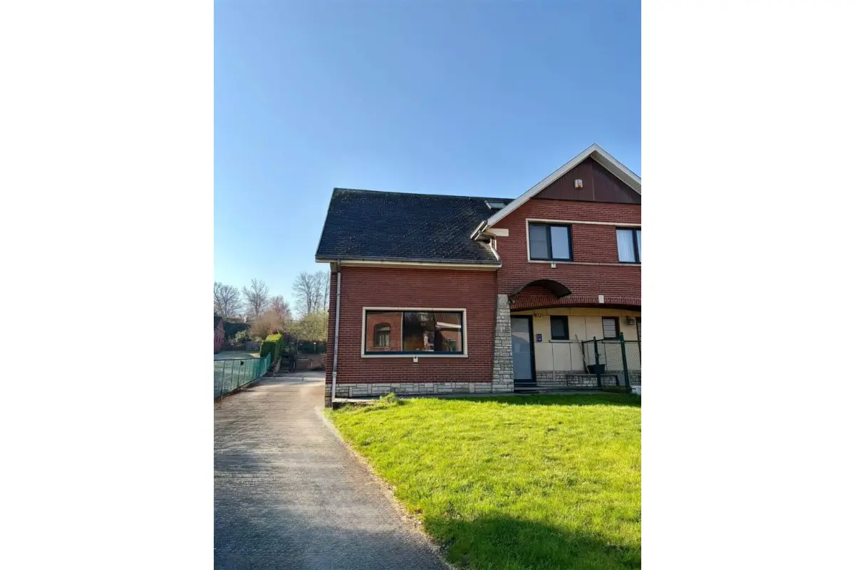 Huis te  huur in Hoeilaart 1560 1850.00€ 4 slaapkamers 177.00m² - Zoekertje 750845