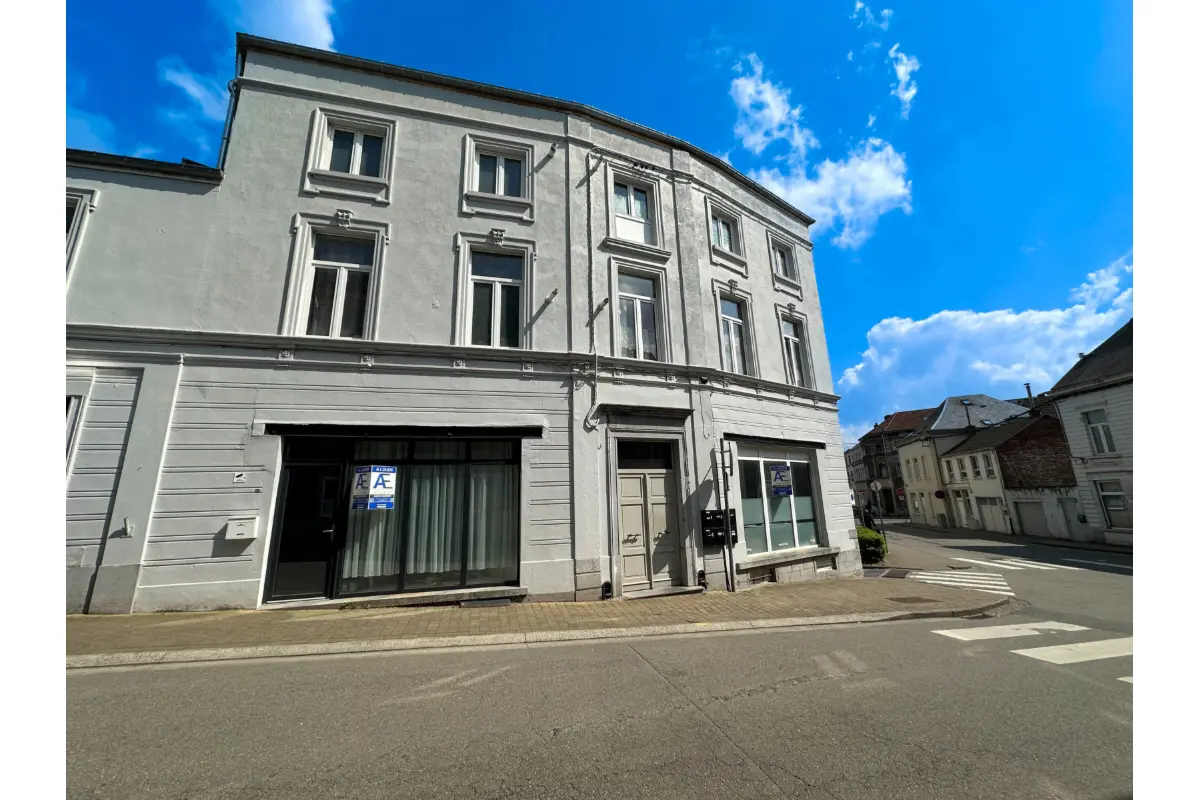 Handelszaak te  in Nijvel 1400 800.00€  slaapkamers 80.00m² - Zoekertje 751920
