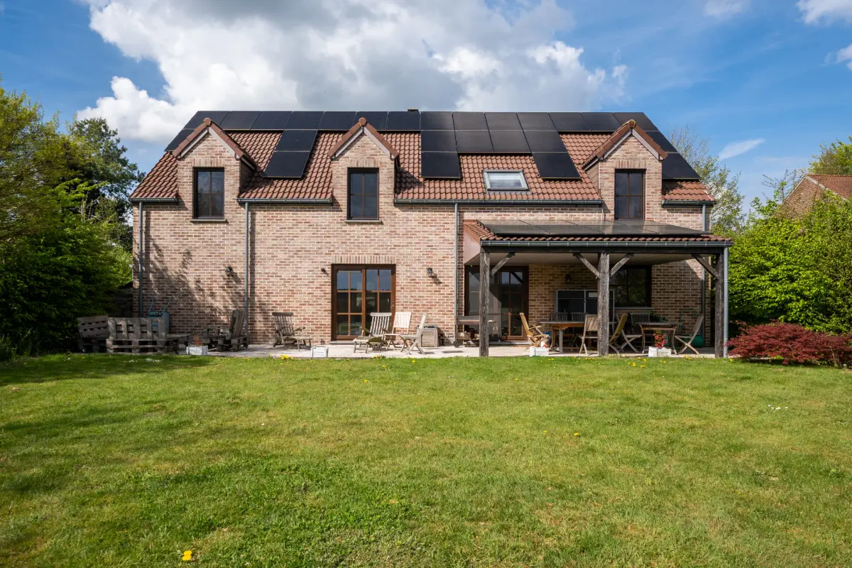Huis te  koop in Genepiën 1470 945000.00€ 6 slaapkamers 290.00m² - Zoekertje 751709