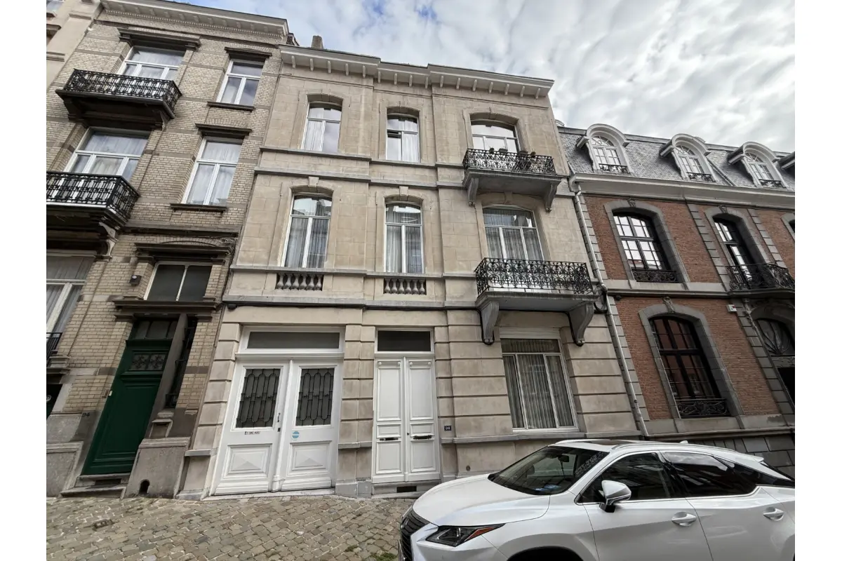 Appartement te  in Elsene 1050 1200.00€ 2 slaapkamers 85.00m² - Zoekertje 752031