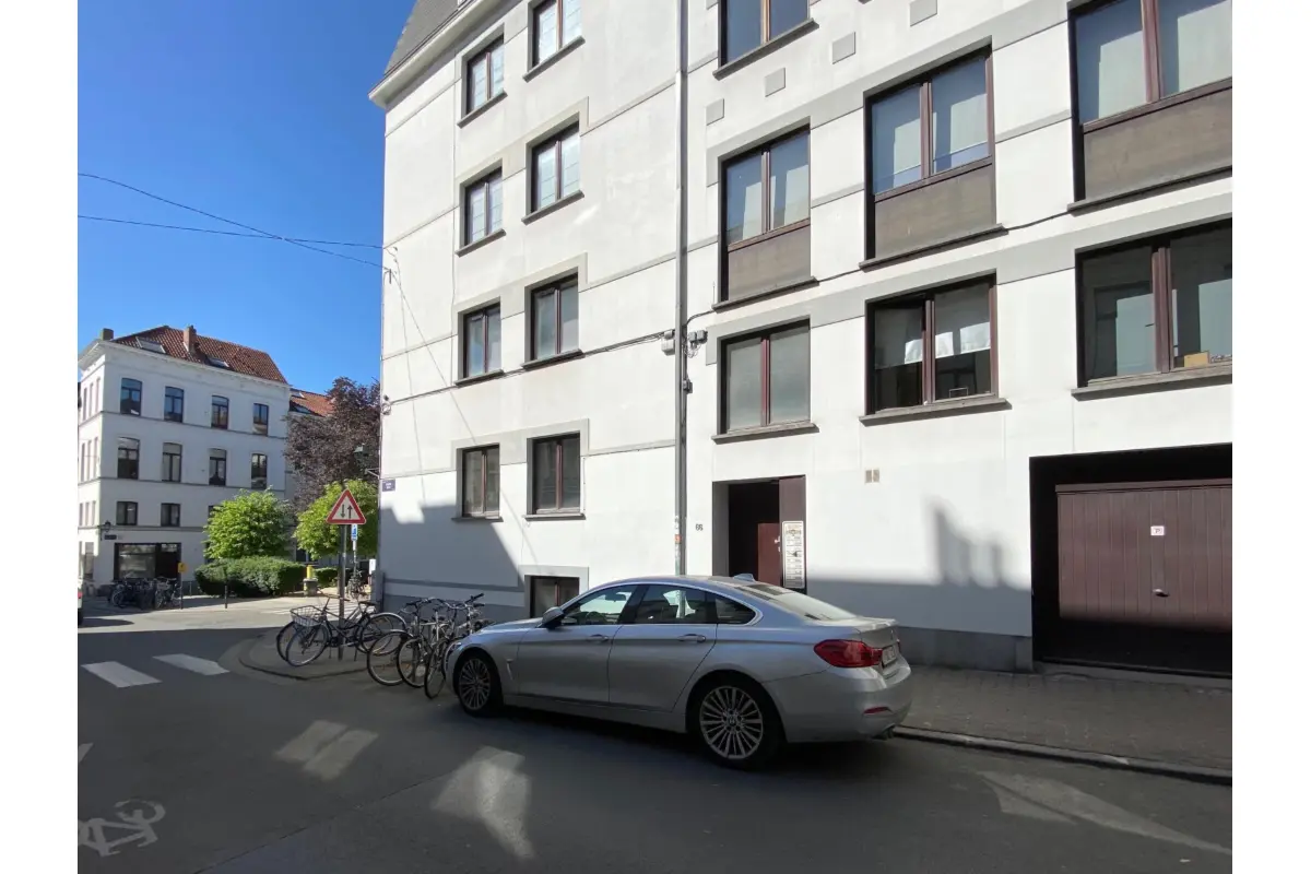 Handelszaak te  in Sint-Gillis 1060 1550.00€  slaapkamers 95.00m² - Zoekertje 753210