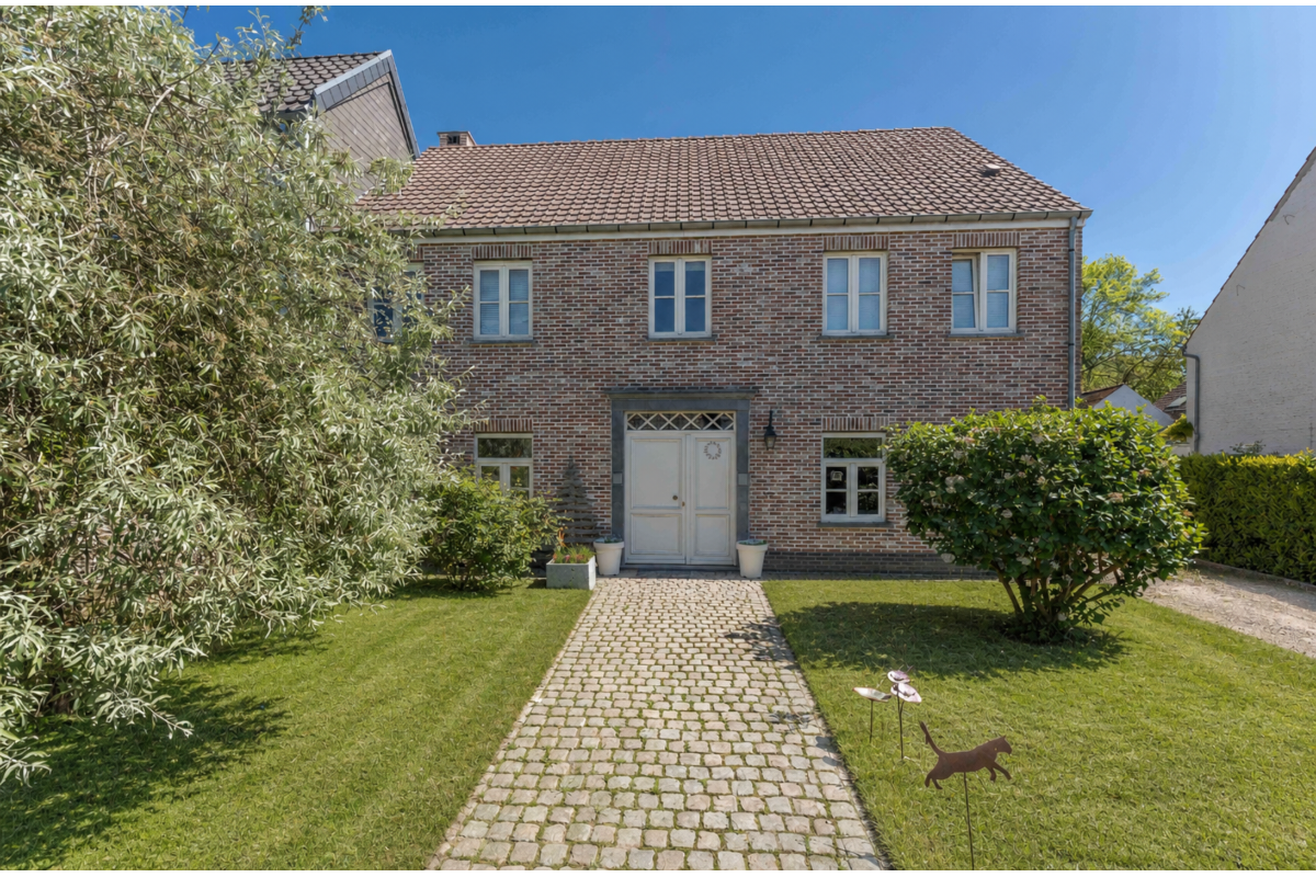 Huis te  koop in Lasne 1380 785000.00€ 5 slaapkamers 270.00m² - Zoekertje 753250
