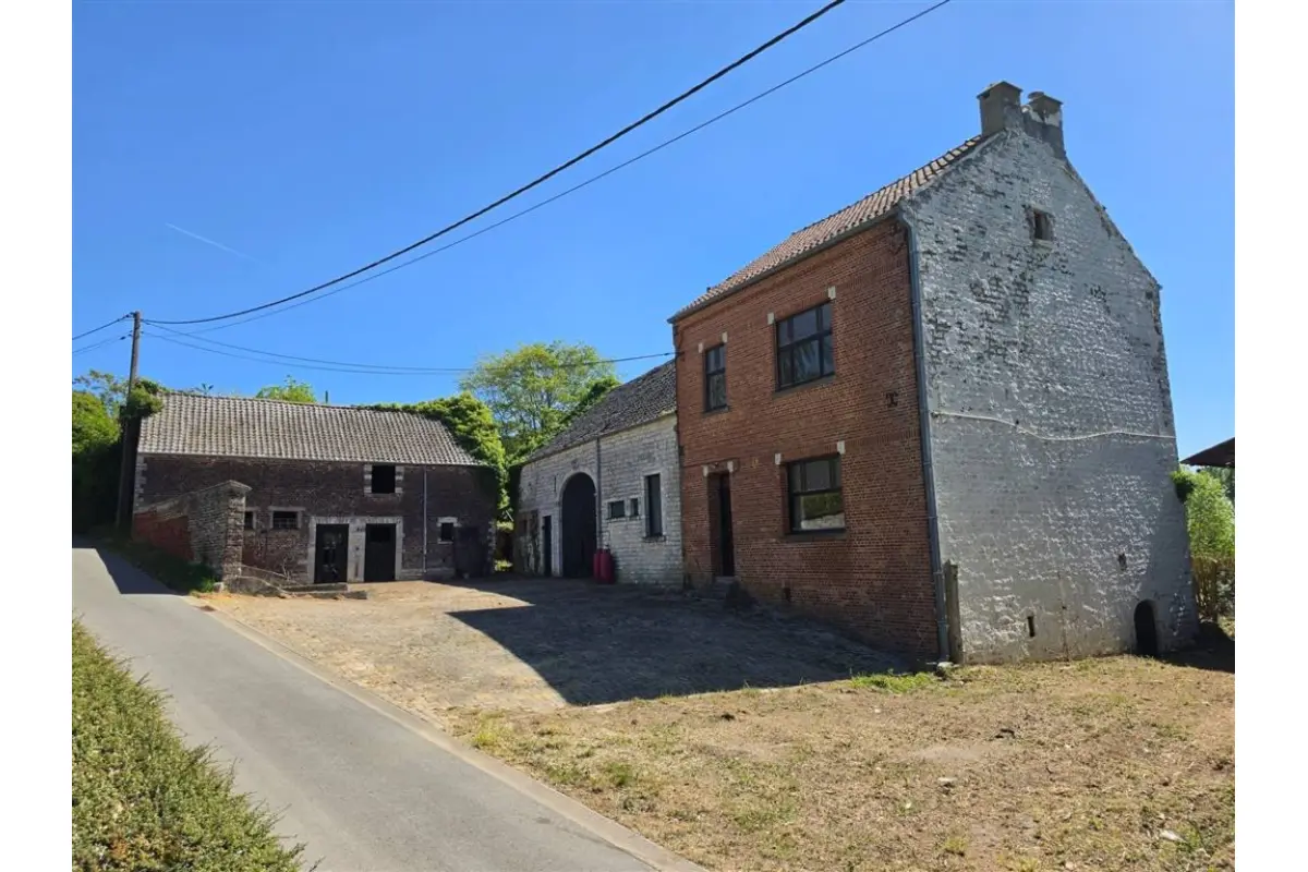 Maison à vendre à Mélin 1370 375000.00€ 6 chambres 150.00m² - Annonce 753893