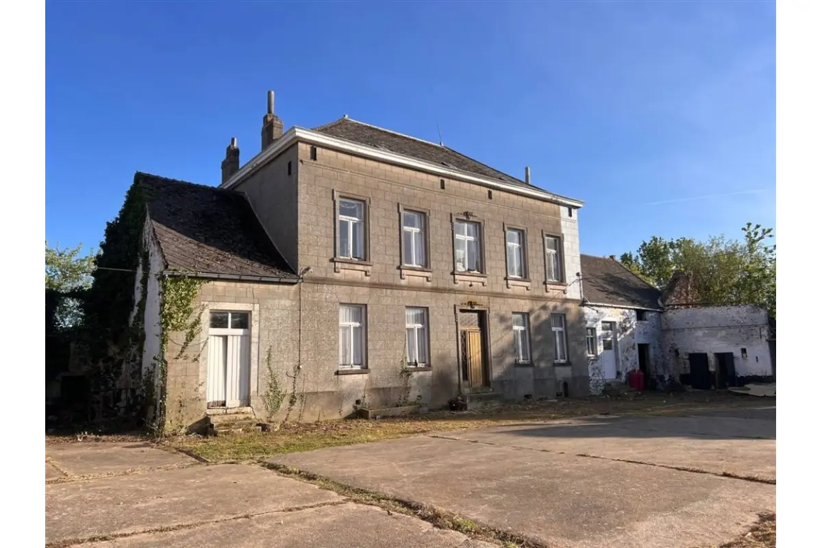 Maison à vendre à Mélin 1370 275000.00€ 5 chambres 400.00m² - Annonce 753891