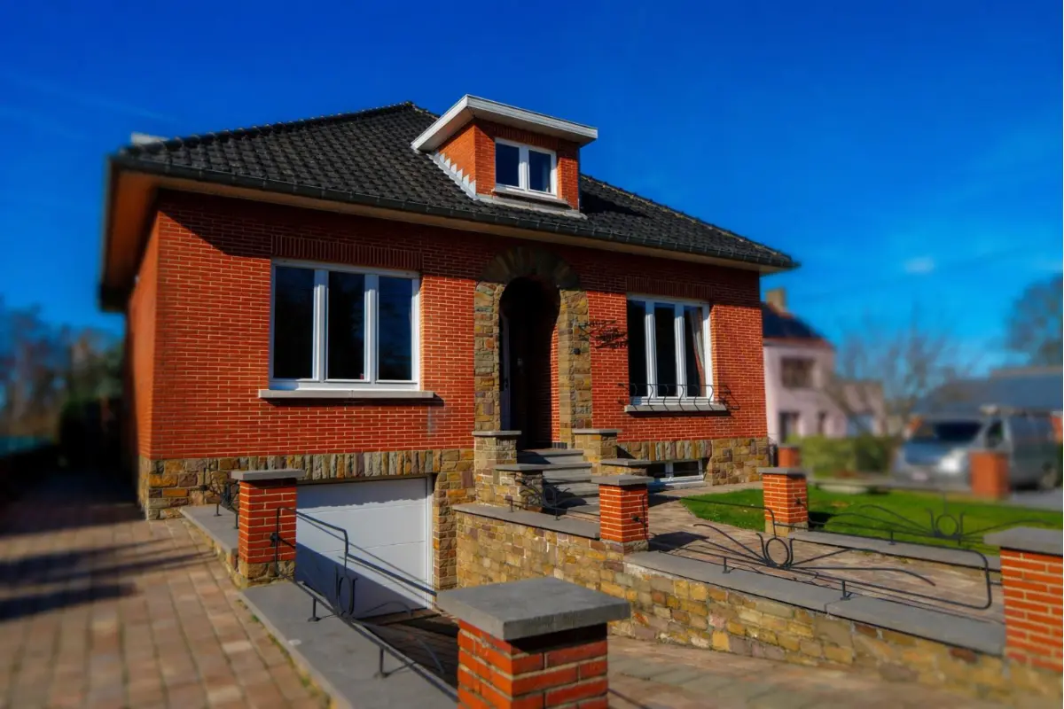 Huis te  koop in Virginal-Samme 1460 300000.00€ 3 slaapkamers m² - Zoekertje 753033