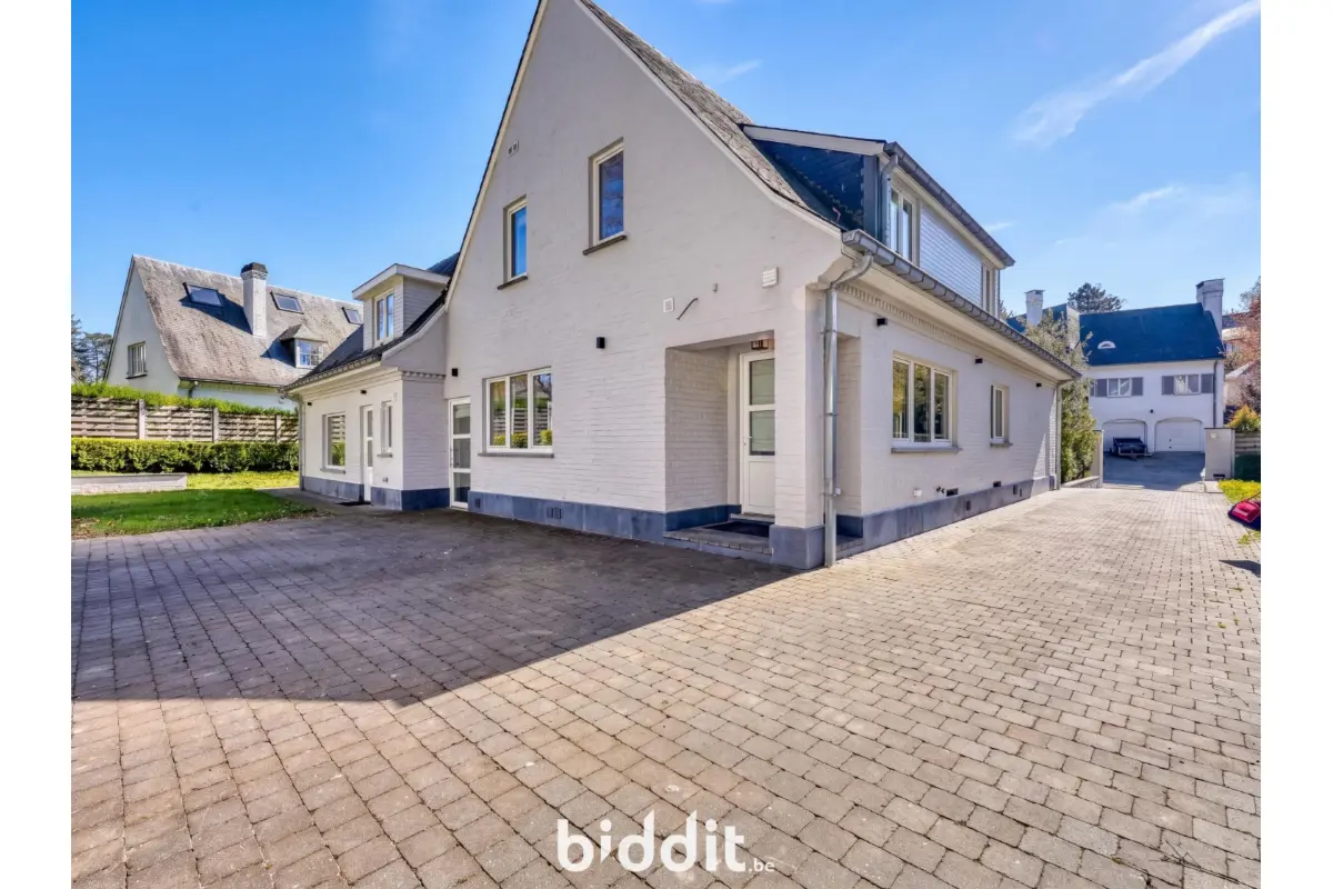 Huis te  koop in Sint-Genesius-Rode 1640 1250000.00€ 3 slaapkamers m² - Zoekertje 754769