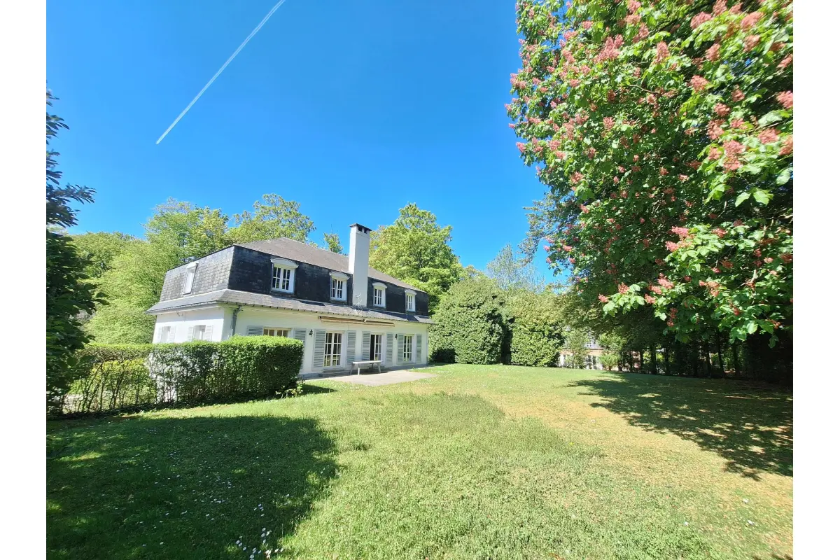 Maison à louer à Kraainem 1950 3950.00€ 5 chambres 300.00m² - Annonce 754357