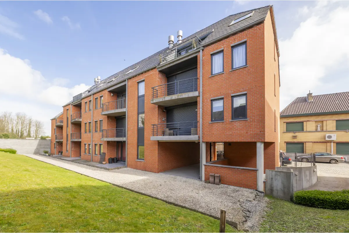 Appartement te  in Aat 7800 198500.00€ 2 slaapkamers 70.00m² - Zoekertje 754674