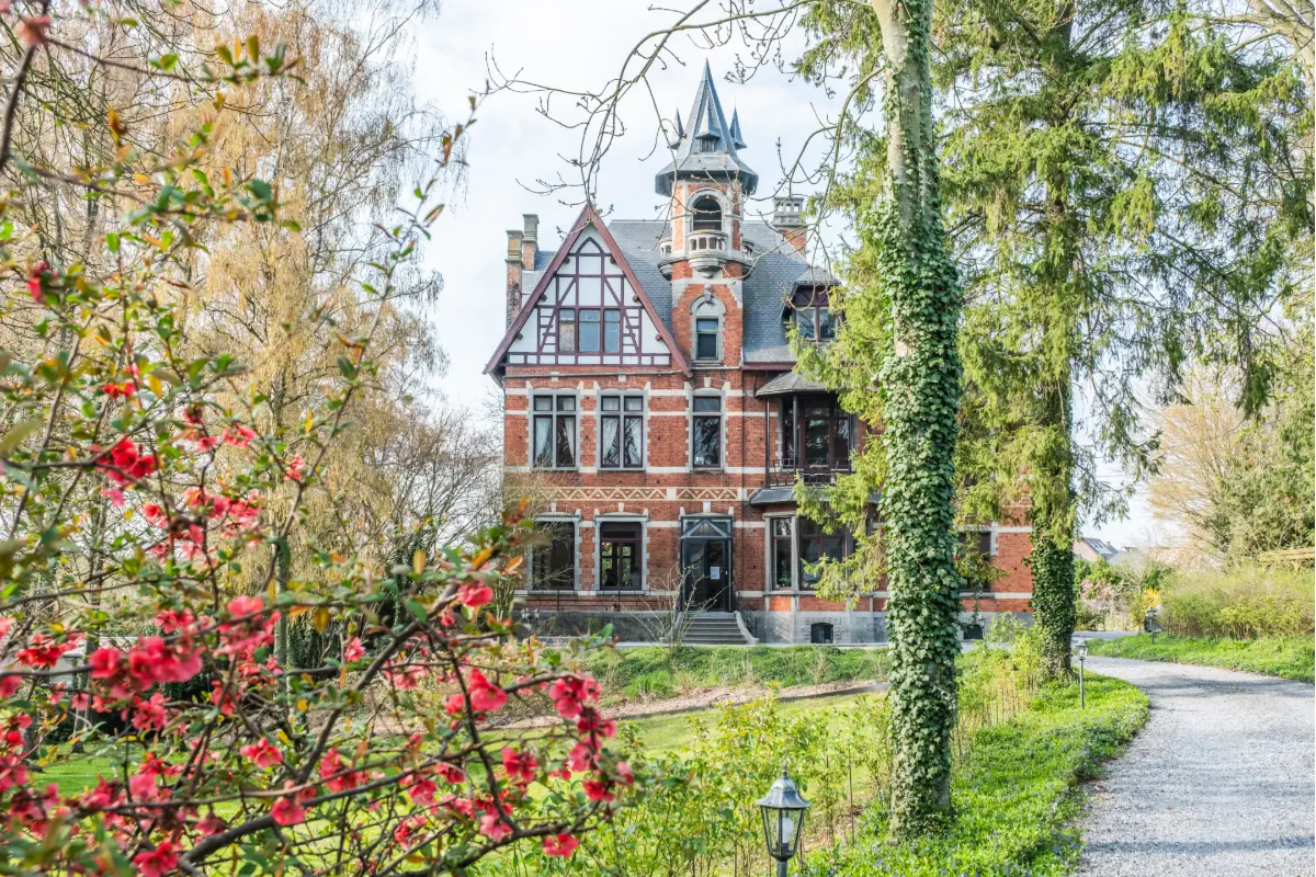 Huis te  in Epinois 7134 850000.00€ 6 slaapkamers 450.00m² - Zoekertje 755546