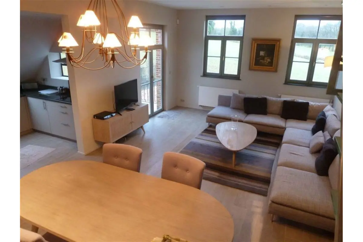 Appartement te  huur in Waterloo 1410 2240.00€ 3 slaapkamers 150.00m² - Zoekertje 755278