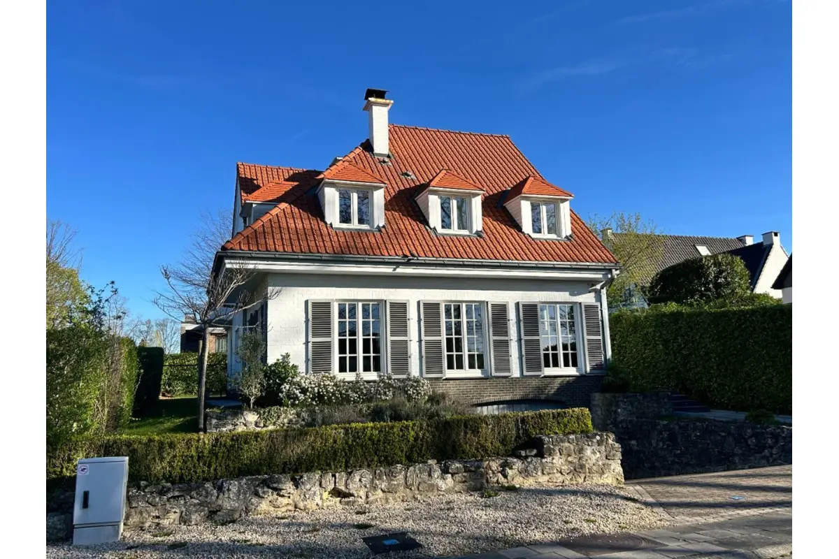 Huis te  koop in Sint-Genesius-Rode 1640 925000.00€ 6 slaapkamers 270.00m² - Zoekertje 755607