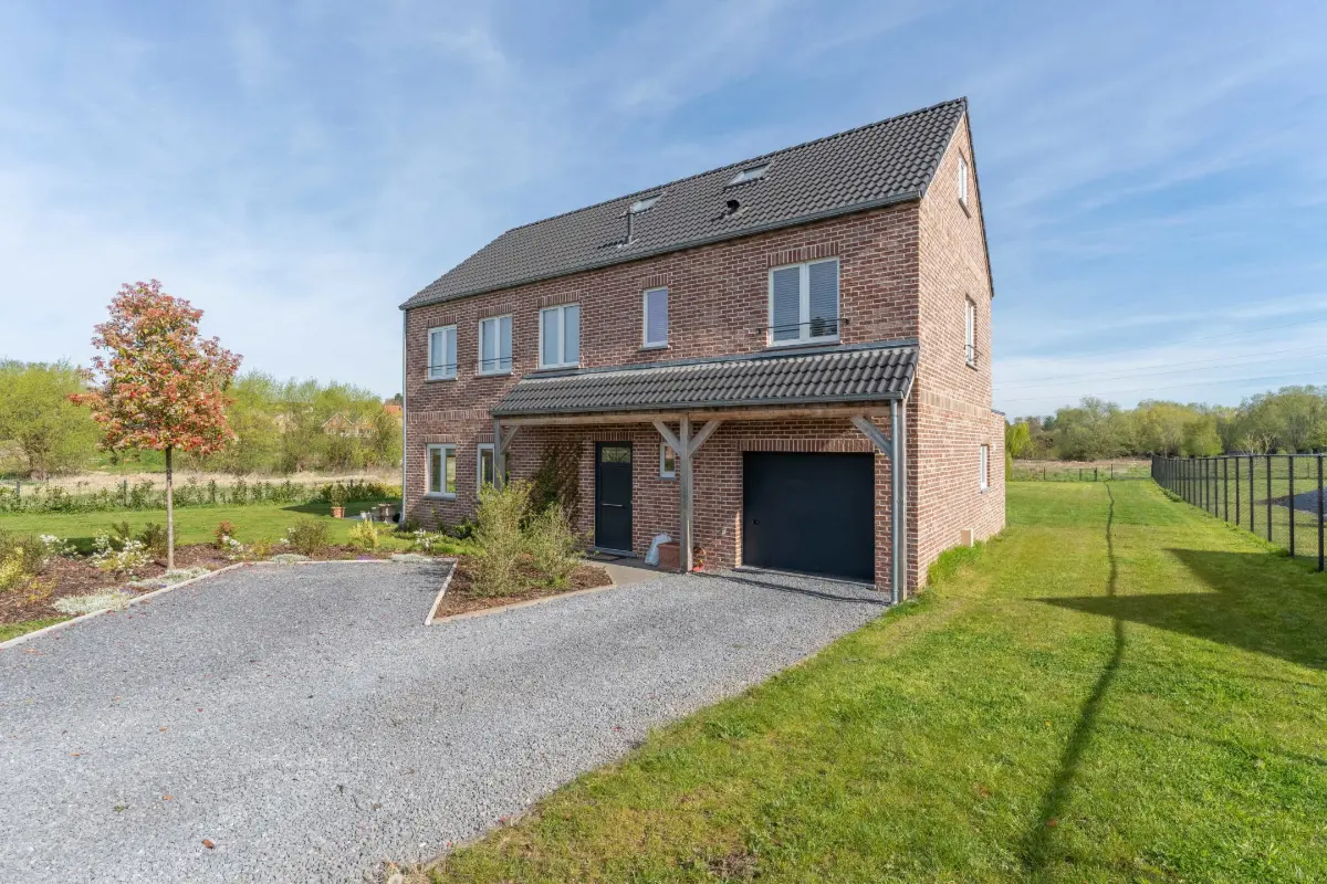 Huis te  huur in Eigenbrakel 1420 2350.00€ 5 slaapkamers 200.00m² - Zoekertje 755441