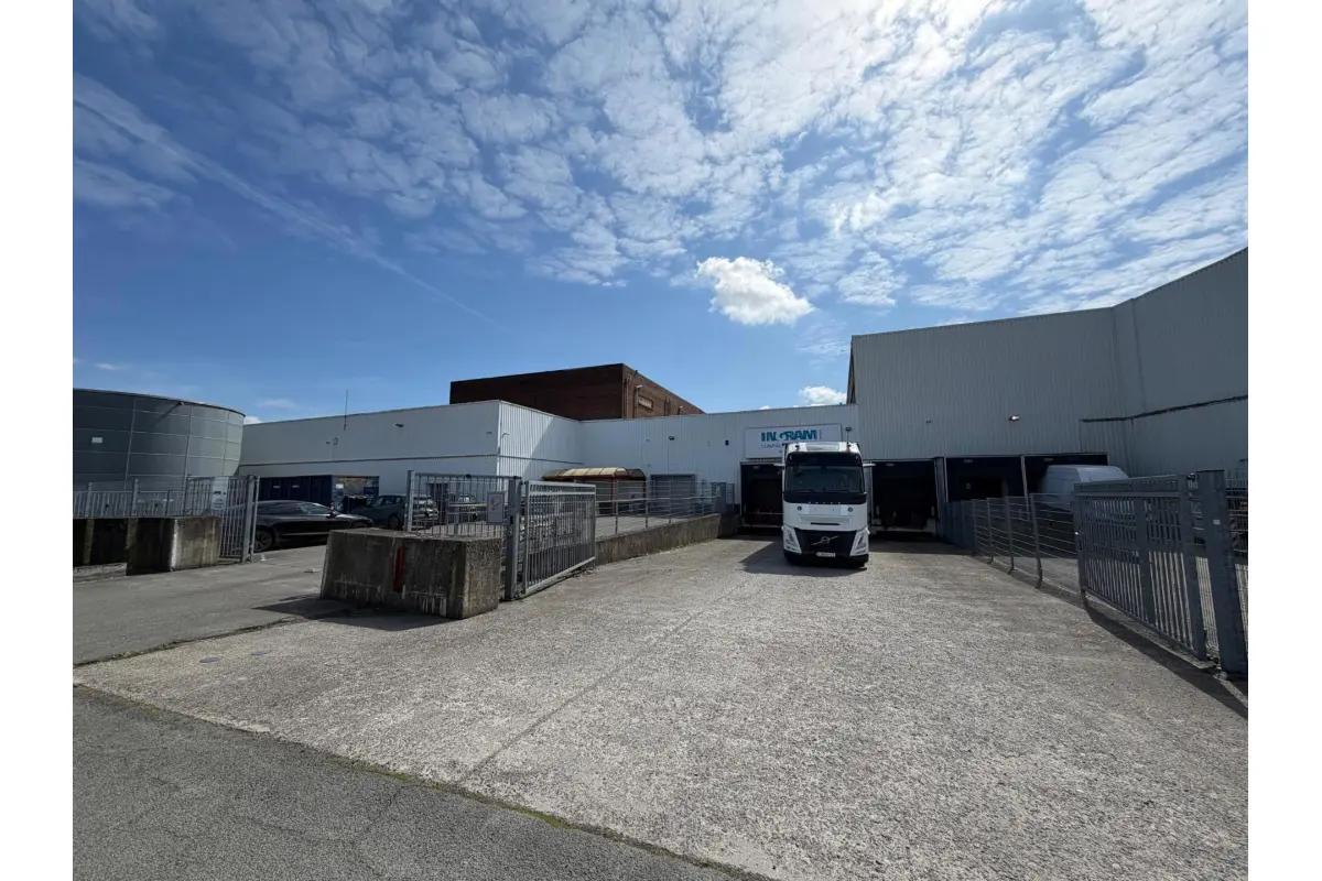 Commerce à louer à Machelen 1830 13250.00€  chambres 2650.00m² - Annonce 755635
