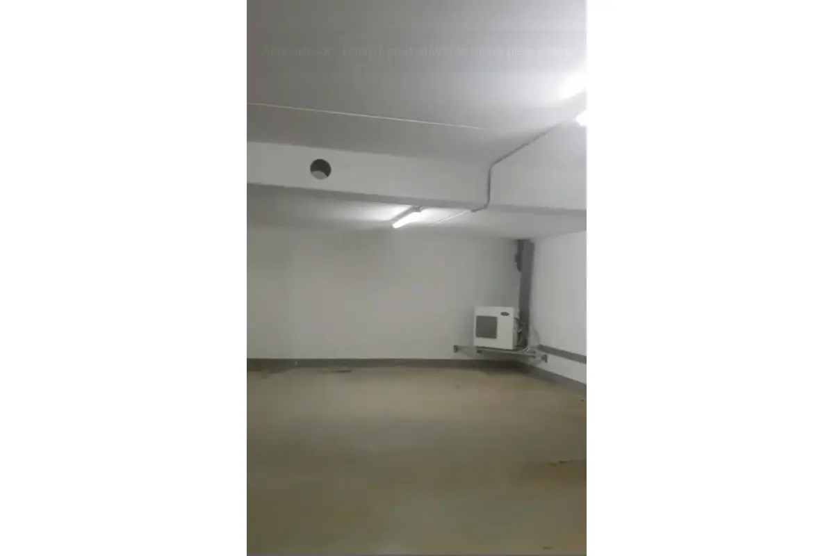 Commerce à louer à Rhode-Saint-Genese 1640 450.00€  chambres 80.00m² - Annonce 756742