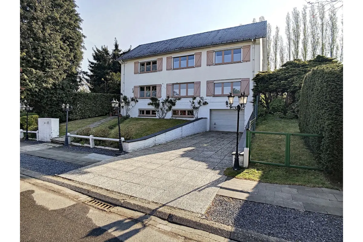 Huis te  koop in Waterloo 1410 875000.00€ 7 slaapkamers 350.00m² - Zoekertje 756716