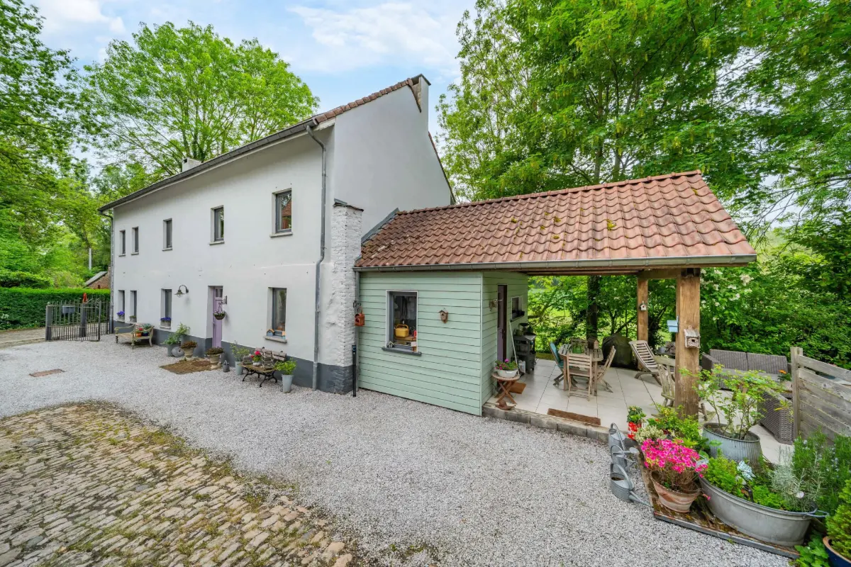 Huis te  koop in Geldenaken 1370 625000.00€ 4 slaapkamers 307.00m² - Zoekertje 757069