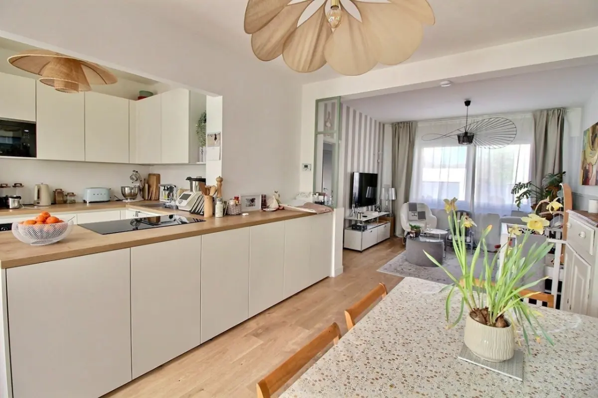 Huis te  koop in Sint-Genesius-Rode 1640 665000.00€ 4 slaapkamers 170.00m² - Zoekertje 756923