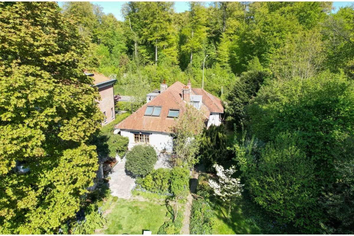 Huis te  koop in Sint-Genesius-Rode 1640 1200000.00€ 5 slaapkamers 286.00m² - Zoekertje 757543