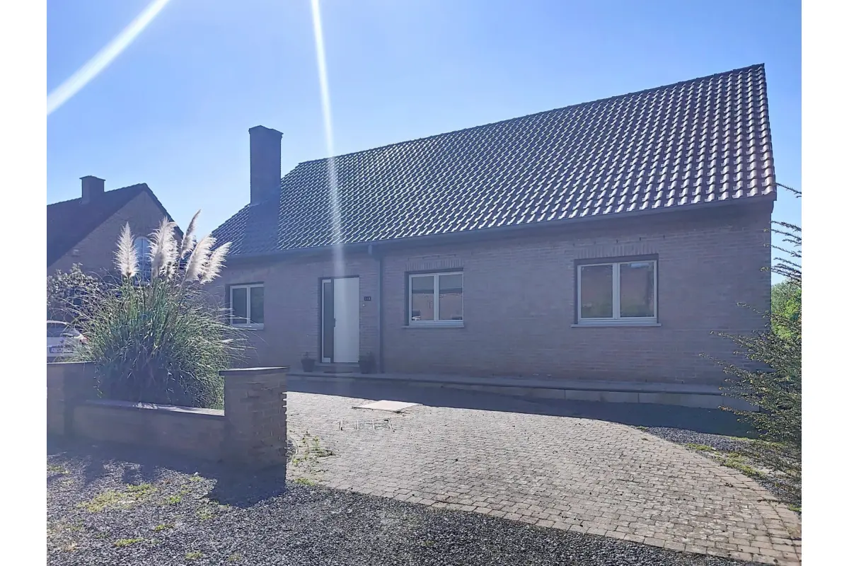Villa te  in Waudrez 7131 385000.00€ 3 slaapkamers 230.00m² - Zoekertje 757933