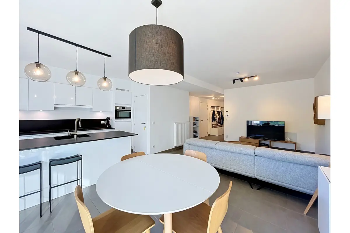 Appartement te  huur in Wezembeek-Oppem 1970 1450.00€ 2 slaapkamers 82.00m² - Zoekertje 758503
